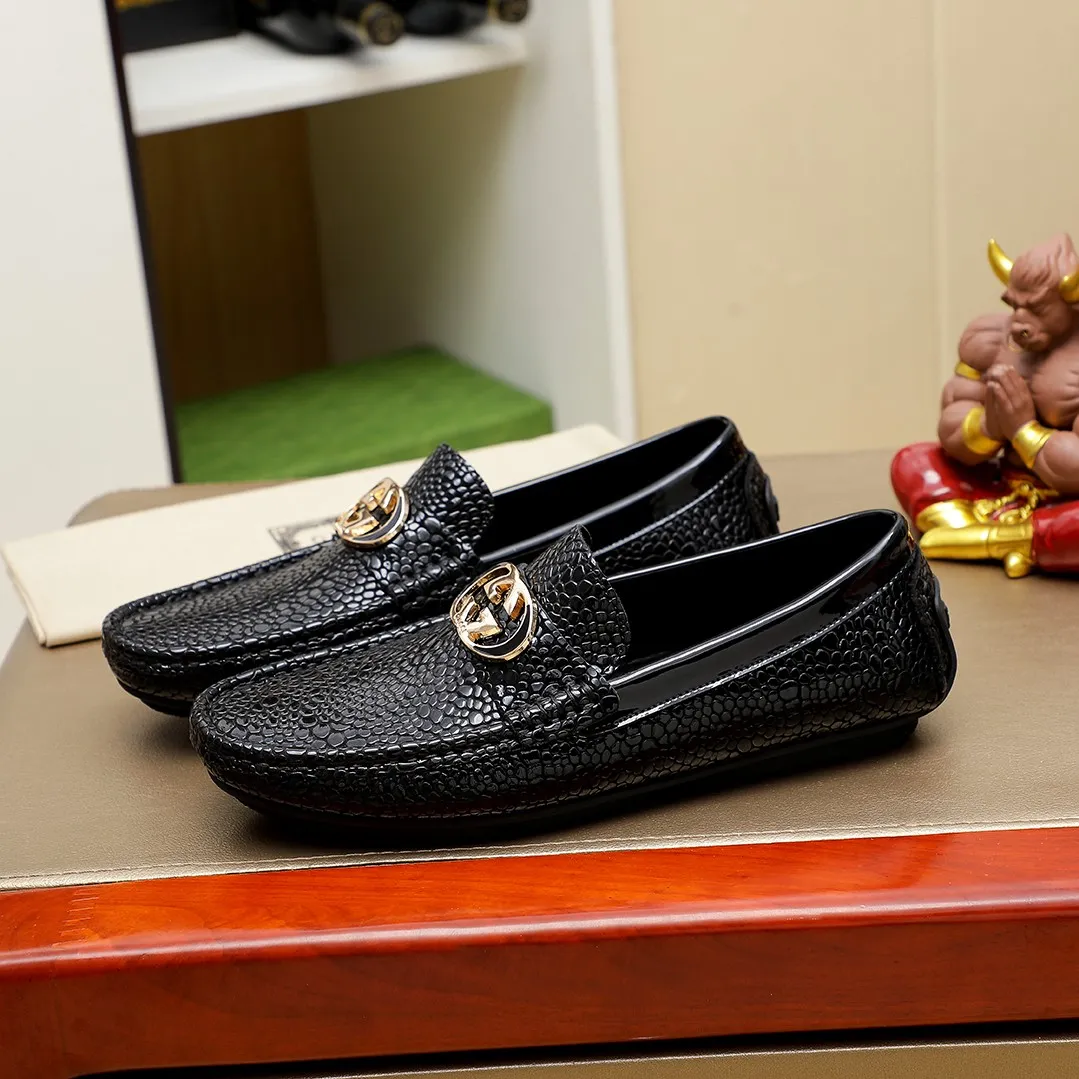 Men's shoes💰360💰🕷🕷️【 GUCCI 】Gucci's best-selling trendy men's casual slip-on shoes🇨🇳Official website original 1:1 mold opening💯Original quality, fine workmanship☘Fashionable and versatile, perfect last shape, comfortable on the feet🍓Trendy men's recommended model, imported cowhide on the top layer🎋High-quality pigskin lining, rubber wear-resistant and non-slip outsole, high-end atmosphere, worth owning🍉Optional 38-45